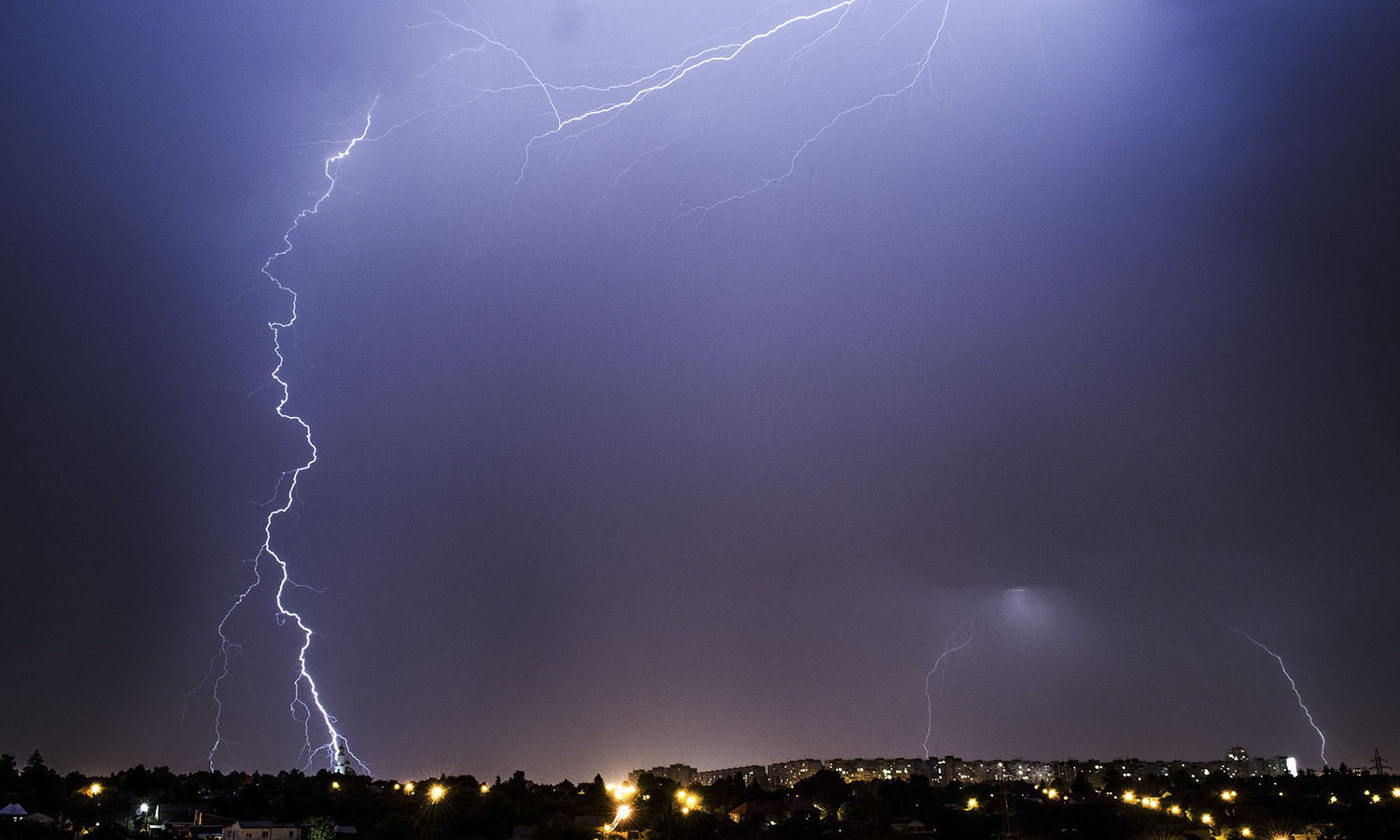 1029269-lightning-pixabay-1500
